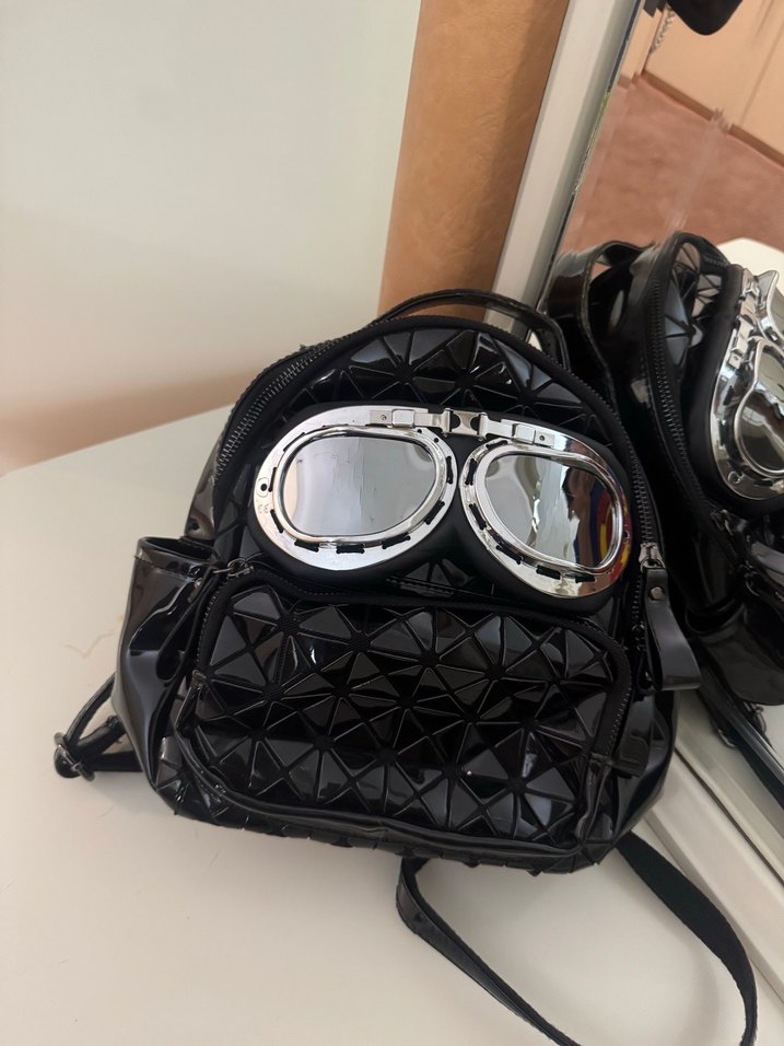 Siyah Kemerli Punk Tarzı Sırt Çantası - Görsel 2