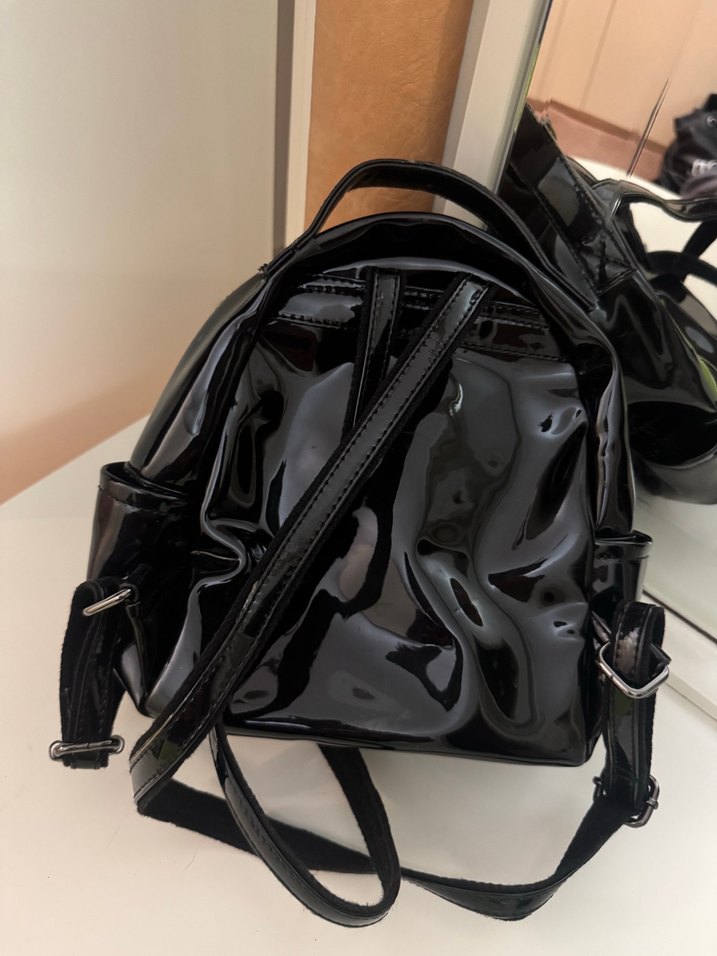 Siyah Kemerli Punk Tarzı Sırt Çantası - Görsel 4