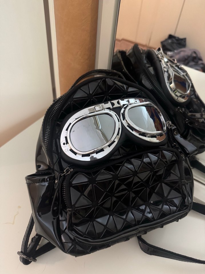 Siyah Kemerli Punk Tarzı Sırt Çantası - Görsel 3