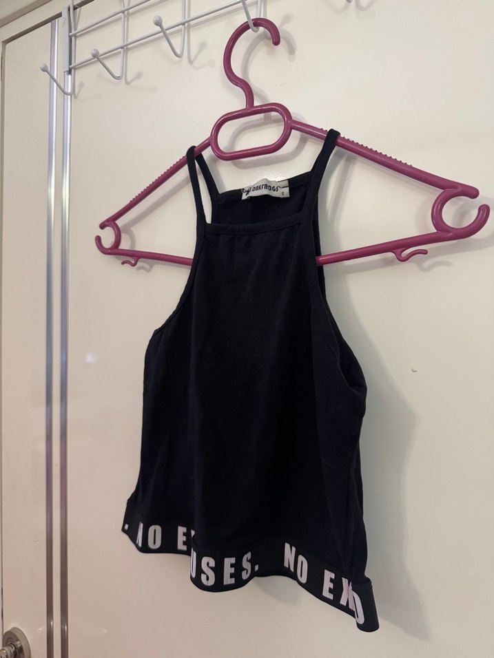 Siyah Baskılı Yüksek Yakalı Crop Top - Görsel 3