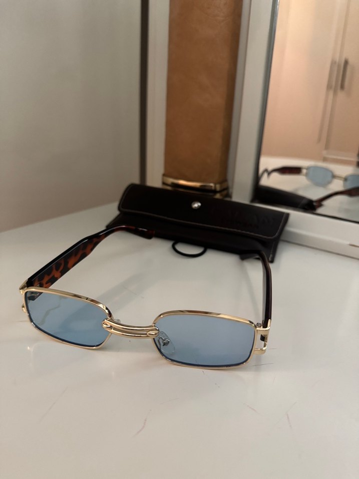 Klasik Altın Kadın Gözlüğü - Görsel 4