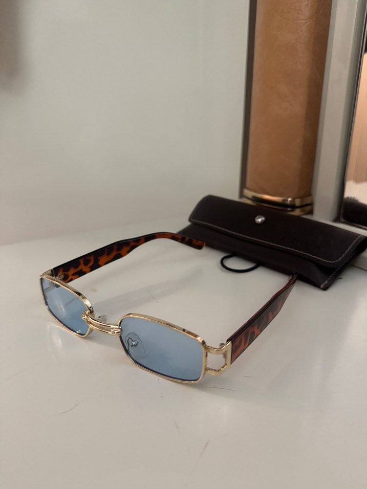 Klasik Altın Kadın Gözlüğü - Görsel 5