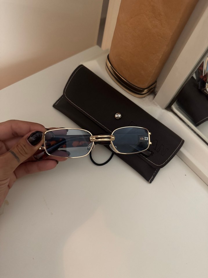 Klasik Altın Kadın Gözlüğü - Görsel 2