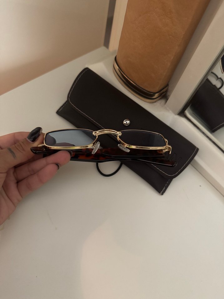 Klasik Altın Kadın Gözlüğü - Görsel 3