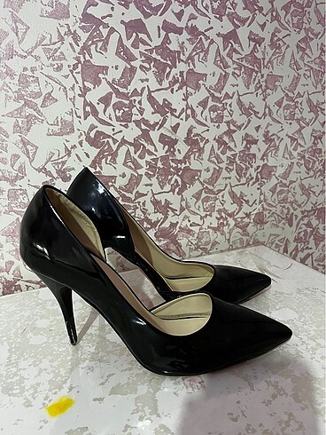 38 Beden Bootie 39 numara stiletto çok iyi durumda parlak renk