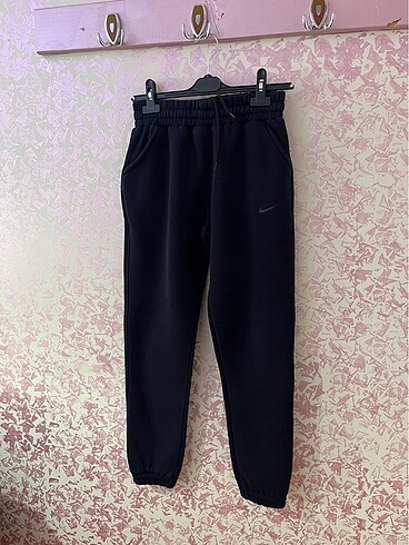 m Beden 3 iplik orijinal Nike eşofman altı M beden sorunsuz