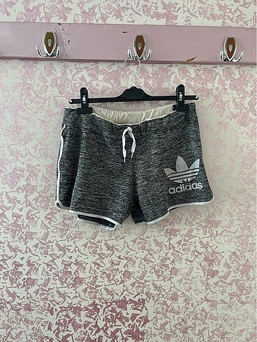Adidas Orijinal Adidas spor şort L beden sorunsuz