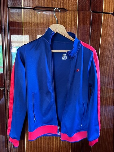 Nike Orijinal Nike m beden sorunsuz spor üst sıfırdan farksız az kull
