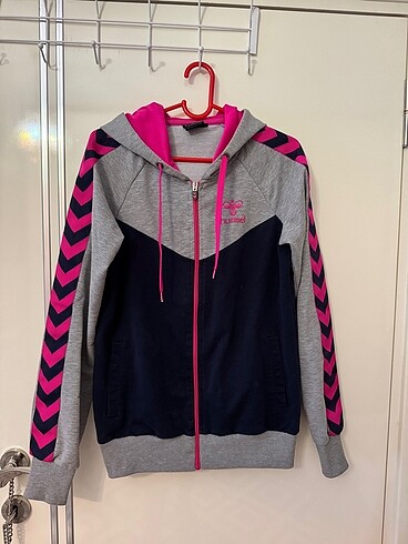 Hummel Orijinal hummel sweat m beden kapüşonlu 2 kere giyildi sadece so
