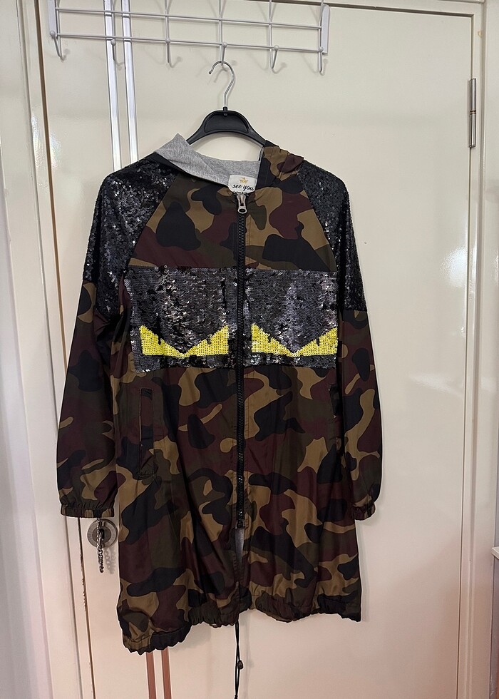 M beden desenli yağmurluk 1 kere giyildi hiçbir sıkıntı yok - Görsel 2