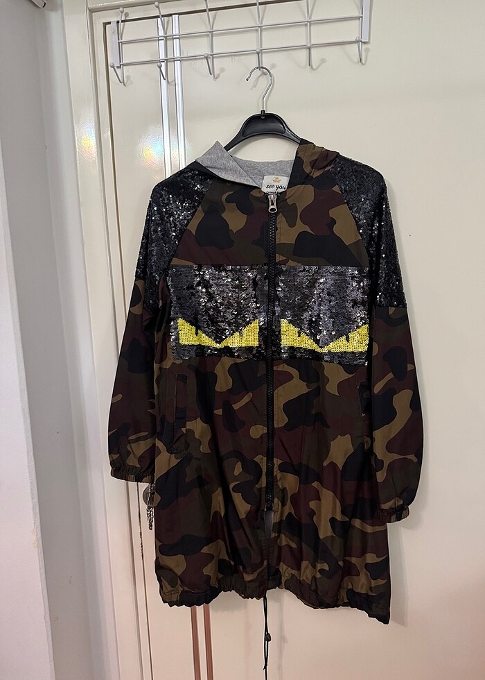 M beden desenli yağmurluk 1 kere giyildi hiçbir sıkıntı yok - Görsel 3