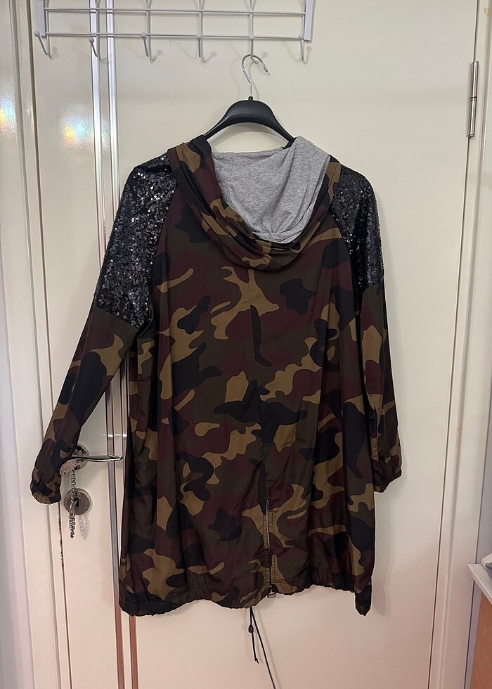 M beden desenli yağmurluk 1 kere giyildi hiçbir sıkıntı yok - Görsel 5