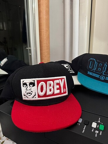 Obey OBEY şapka 3 adet fiyatı sıfırdan farksız