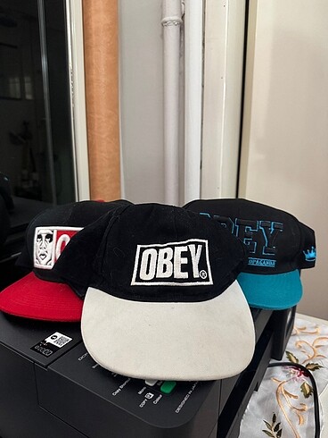  Beden OBEY şapka 3 adet fiyatı sıfırdan farksız
