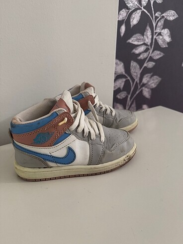30 Beden 30 numara nike çocuk spor ayakkabısı sadece temizlenmesi gerek s