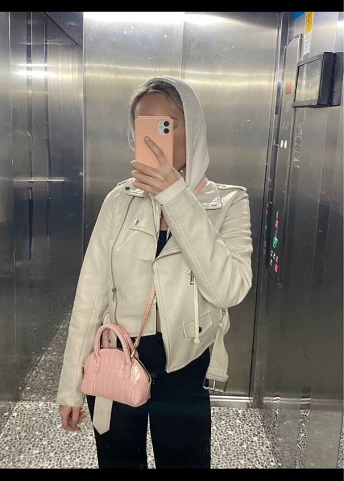 Stradivarius kemerli suni deri biker ceket ekru - Görsel 2