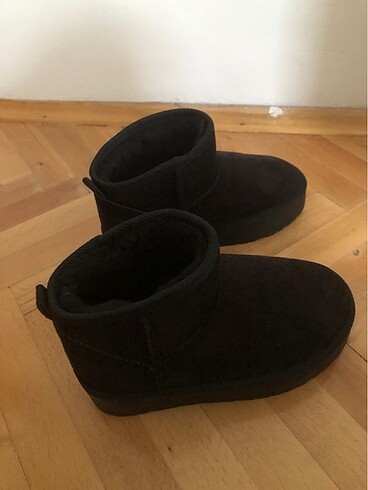 Ugg bot