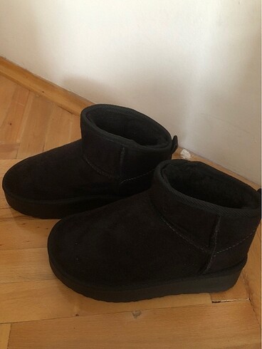 Ugg Ugg bot