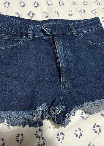Kadın Lacivert Düğmeli Mini Denim Şort