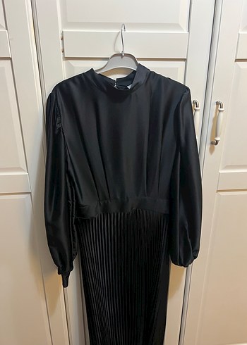 Siyah Piliseli Uzun Kadın Elbise - Görsel 2