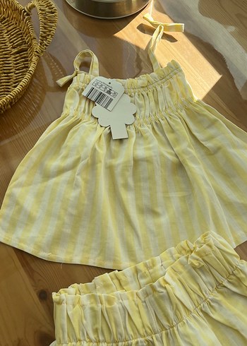 Sarı Pilili Çizgili Bebek Kız Takımı - Görsel 3