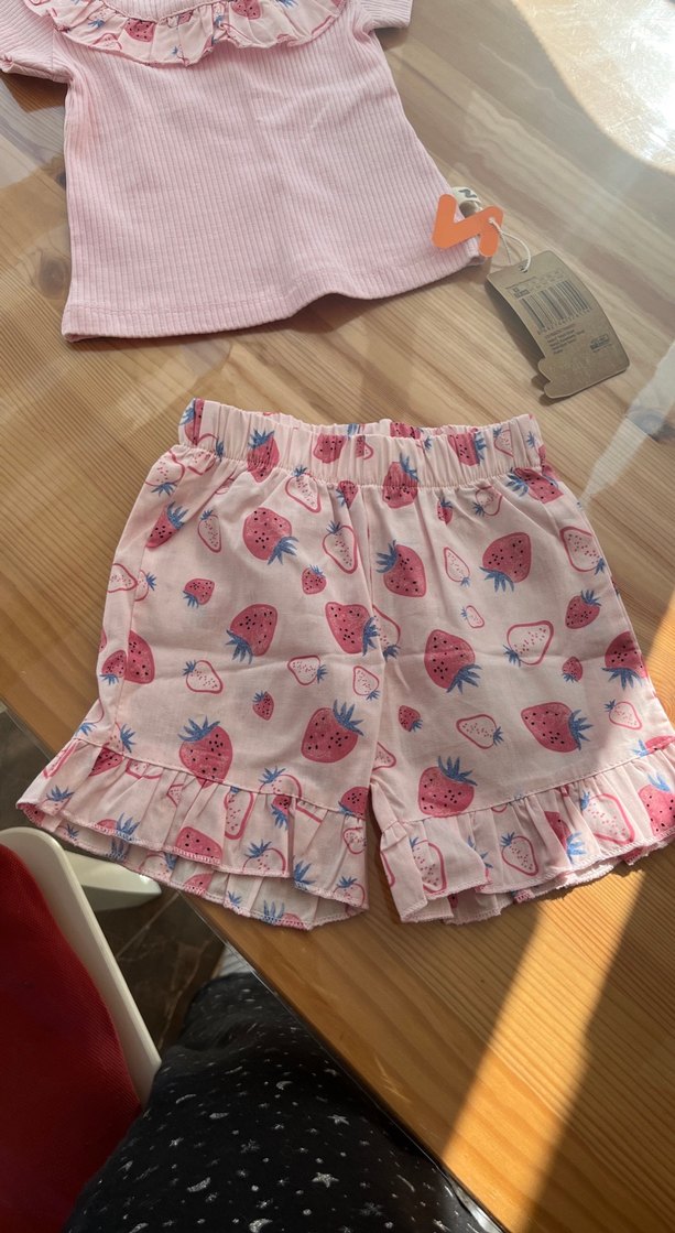 Pembe Çilek Desenli Kısa Kollu Kız Bebek Takımı - Görsel 2