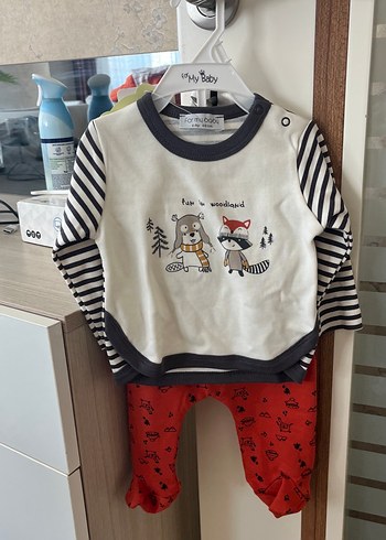 Çizgili Kollu Gri ve Beyaz Erkek Bebek Takımı - Görsel 2