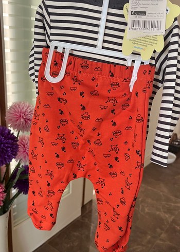 Çizgili Kollu Gri ve Beyaz Erkek Bebek Takımı - Görsel 4