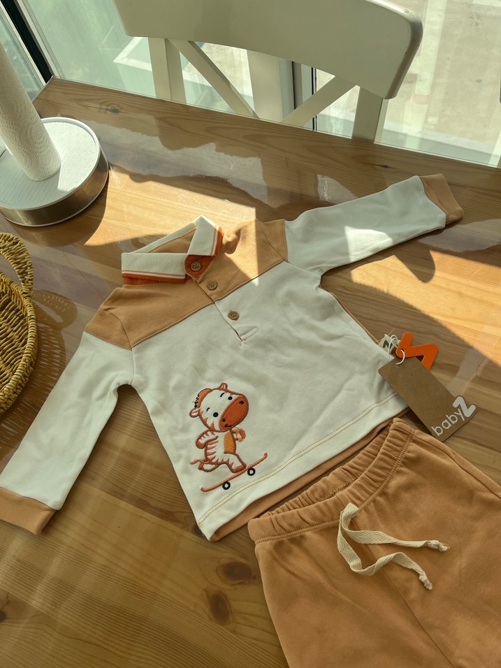 Düğmeli Baskılı Erkek Bebek Takımı - Görsel 3