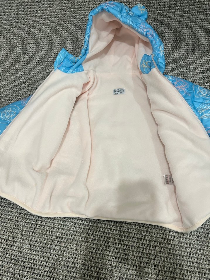 Kız Çocuk Kapüşonlu Renkli Baskılı Mont - Görsel 4