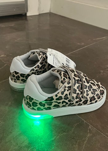 Kız çocuk Leopar Desenli Spor Ayakkabı - Görsel 4