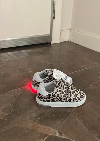 Kız çocuk Leopar Desenli Spor Ayakkabı - Görsel 5