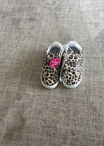 Kız çocuk Leopar Desenli Spor Ayakkabı - Görsel 2