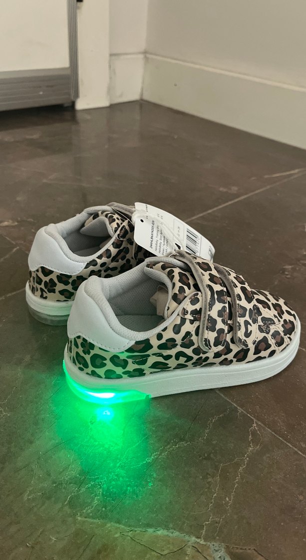 Kız çocuk Leopar Desenli Spor Ayakkabı - Görsel 4