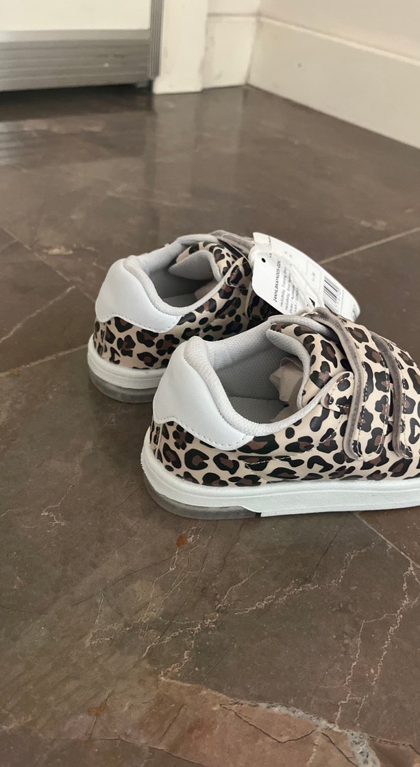 Kız çocuk Leopar Desenli Spor Ayakkabı - Görsel 3