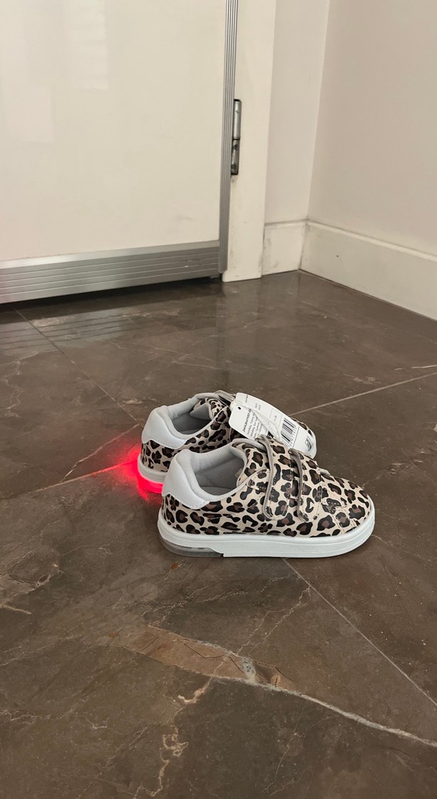 Kız çocuk Leopar Desenli Spor Ayakkabı - Görsel 5