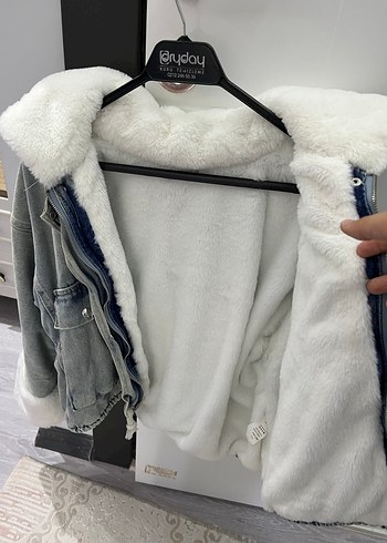 Kadın Gri Kürklü Kapüşonlu Kot Ceket - Görsel 2