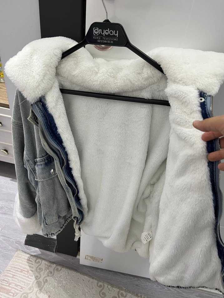 Kadın Gri Kürklü Kapüşonlu Kot Ceket - Görsel 2
