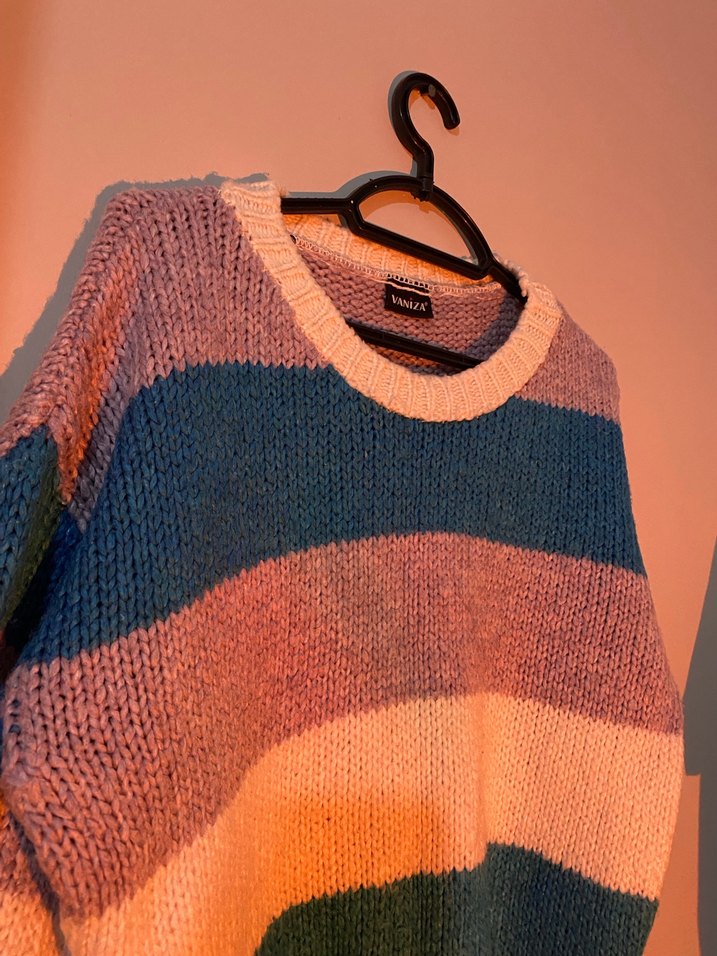 Üç renkli örme kazak - Görsel 2