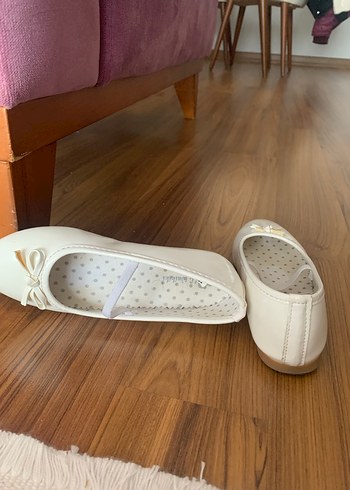 Kız Çocuk Beyaz Fiyonklu Bale Ayakkabısı - Görsel 3