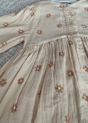 Nakışlı Bej Kız Elbisesi - Görsel 4