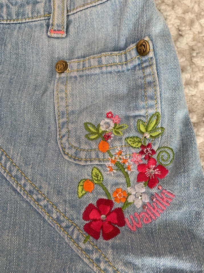 Nakışlı Düğmeli Kız Denim Elbise - Görsel 4