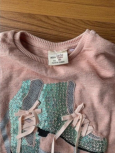 Sweatshirt