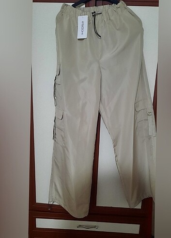 Bel ve paça lastikli kargo cep pantolon