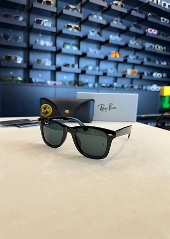 Ray-Ban Kadın Siyah Klasik Güneş Gözlüğü