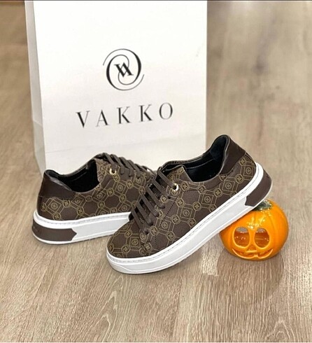 VAKKO SNEAKERS