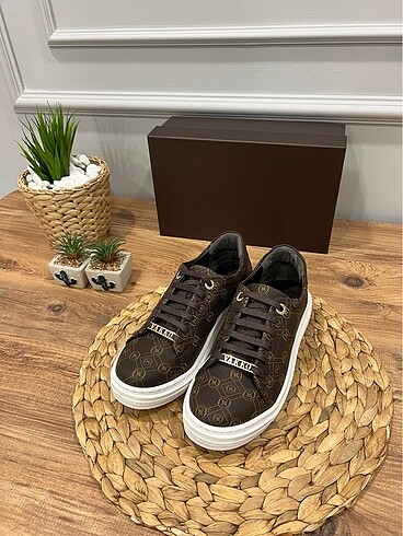 VAKKO SNEAKERS