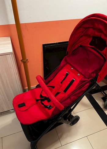 Kırmızı Bebek Arabası - Görsel 3