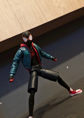 Beden MARVEL LEGENDS MILES MORALES