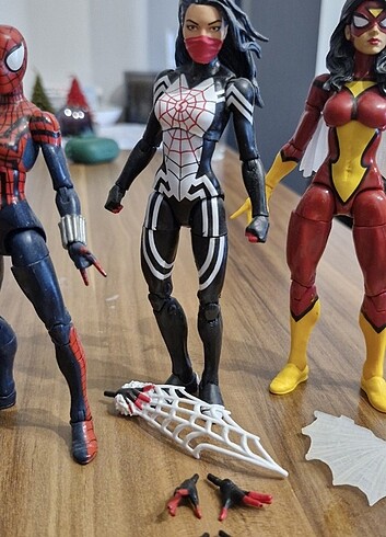 MARVEL LEGENDS SILK